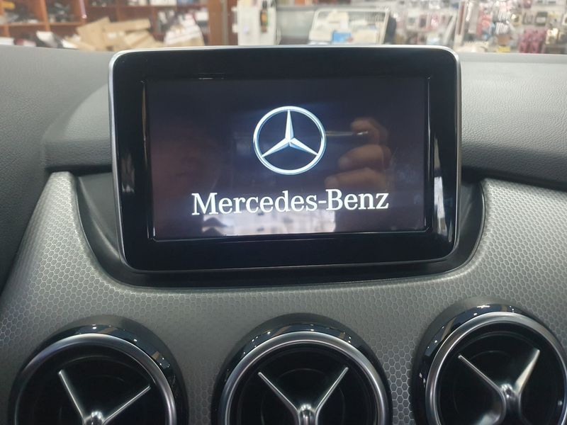 2013 Mercedes-Benz B-Class B200 CDI Blue efficiency Sport pack photo 7