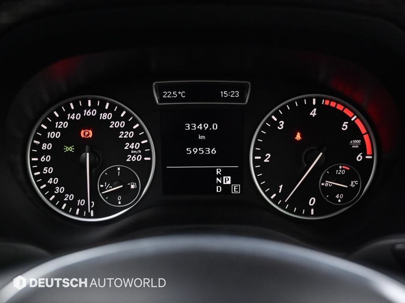2013 Mercedes-Benz B-Class B200 CDI Blue efficiency Sport pack photo 8