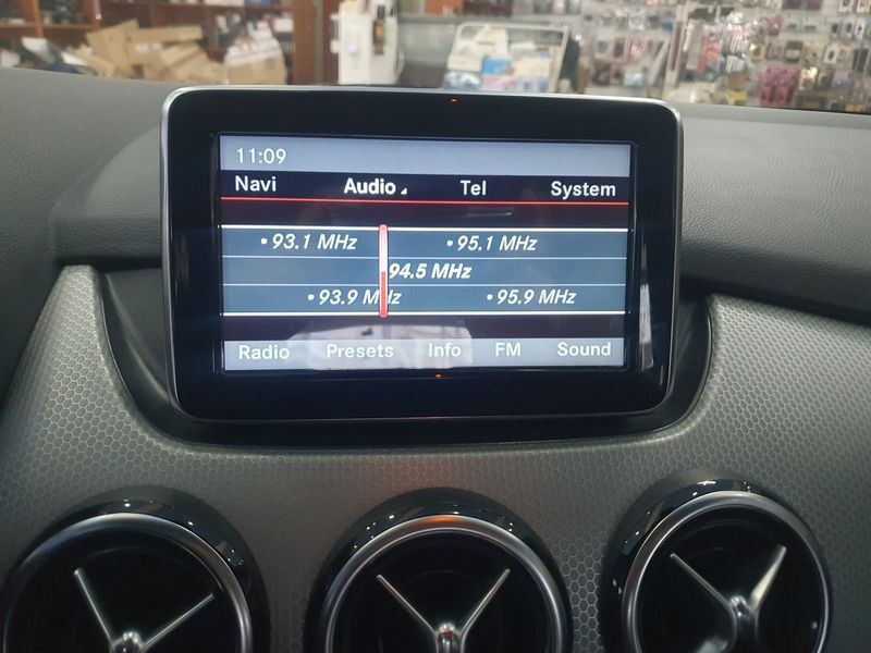 2013 Mercedes-Benz B-Class B200 CDI Blue efficiency Sport pack photo 13