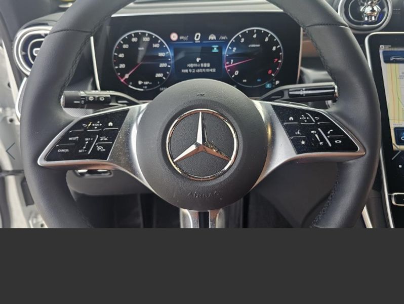 2026 Mercedes-Benz C-Class GLC 300 4MATIC Avantgarde photo 13