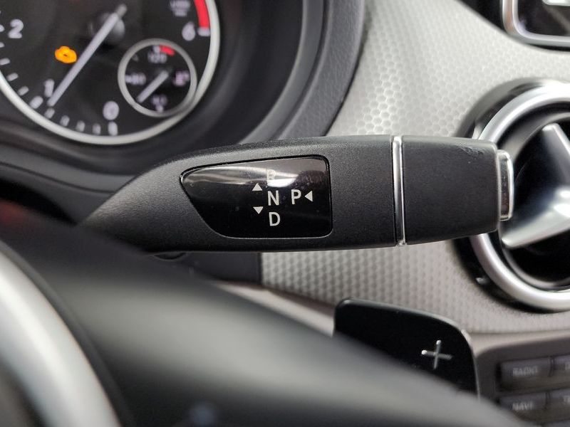 2013 Mercedes-Benz B-Class B200 CDI Blue efficiency Sport pack photo 9