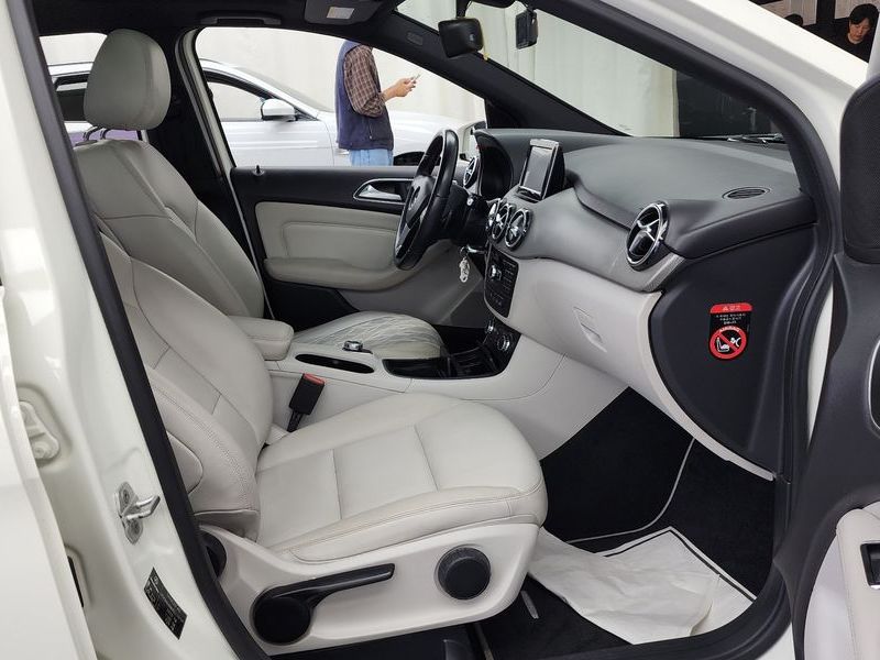 2013 Mercedes-Benz B-Class B200 CDI Blue efficiency Sport pack photo 11