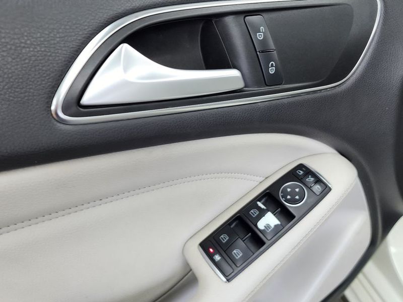 2013 Mercedes-Benz B-Class B200 CDI Blue efficiency Sport pack photo 14
