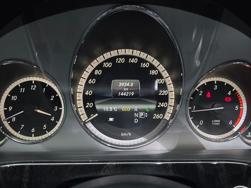 2013 Mercedes-Benz E-Class E220 CDI Avantgarde photo 8