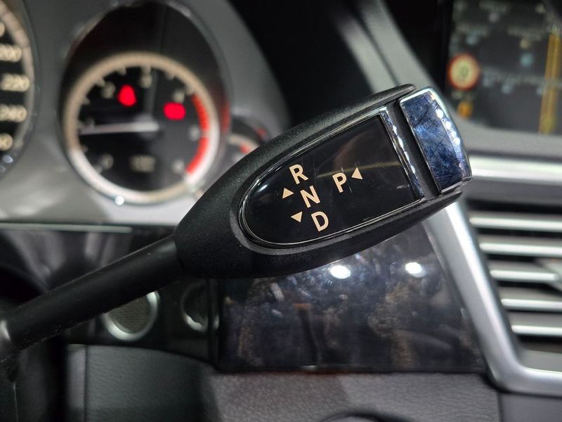 2013 Mercedes-Benz E-Class E220 CDI Avantgarde photo 9