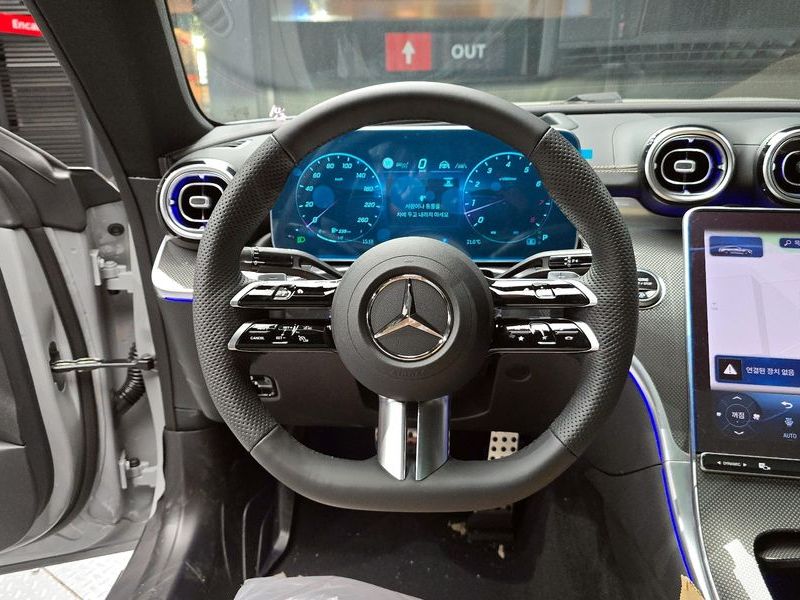 2026 Mercedes-Benz E-Class CLE200 Coupe photo 13