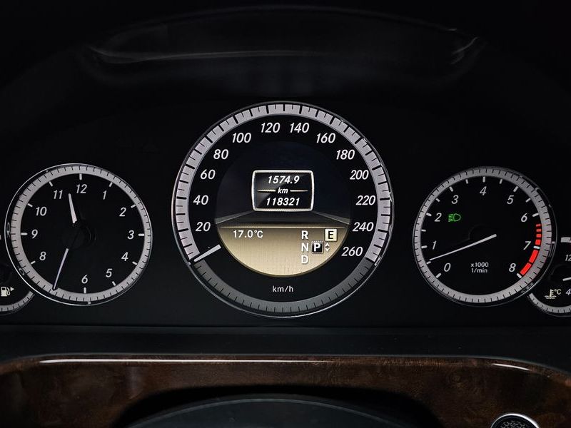 2012 Mercedes-Benz E-Class E300 Elegance photo 8