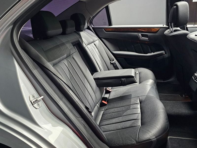 2012 Mercedes-Benz E-Class E300 Elegance photo 11