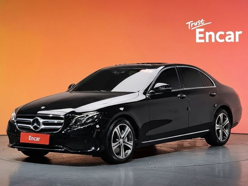 2018 Mercedes-Benz E-Class E300 4MATIC Avnatgarde photo 1