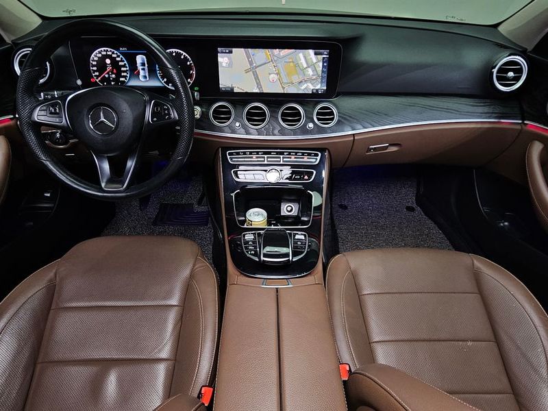 2018 Mercedes-Benz E-Class E300 4MATIC Avnatgarde photo 7