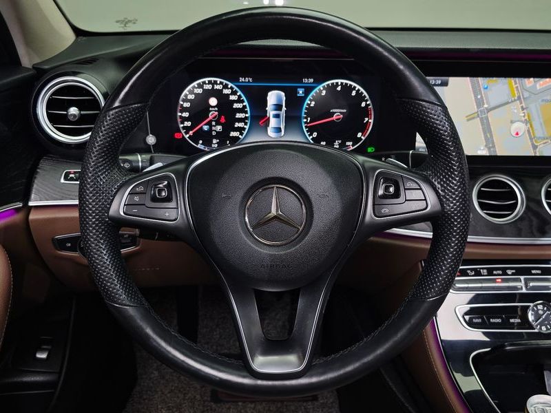 2018 Mercedes-Benz E-Class E300 4MATIC Avnatgarde photo 12