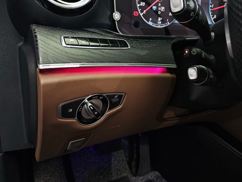 2018 Mercedes-Benz E-Class E300 4MATIC Avnatgarde photo 18