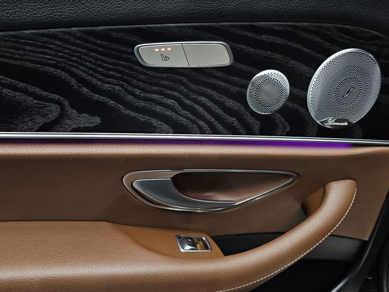 2018 Mercedes-Benz E-Class E300 4MATIC Avnatgarde photo 19