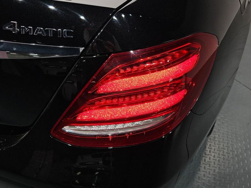2018 Mercedes-Benz E-Class E300 4MATIC Avnatgarde photo 23