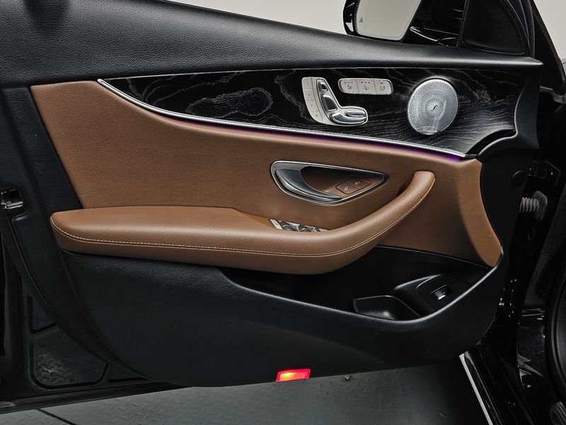 2018 Mercedes-Benz E-Class E300 4MATIC Avnatgarde photo 24