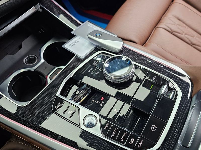 2026 BMW X5 xDrive 30d M Sport photo 9