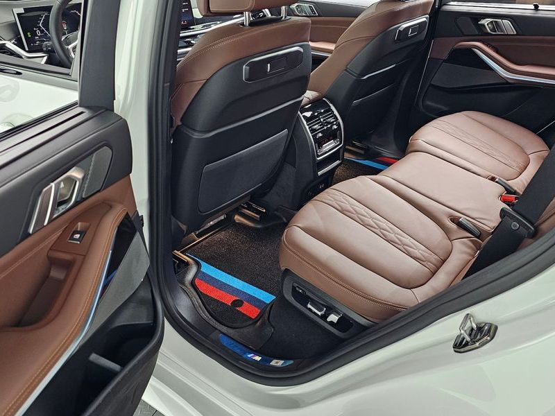 2026 BMW X5 xDrive 30d M Sport photo 12
