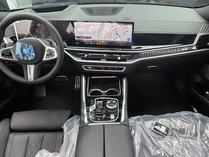 2026 BMW X6 xDrive40i M Sport photo 7