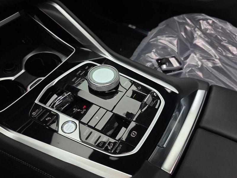 2026 BMW X6 xDrive40i M Sport photo 9