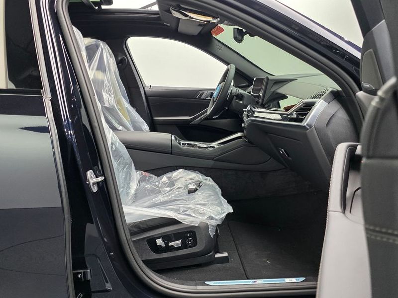 2026 BMW X6 xDrive40i M Sport photo 11
