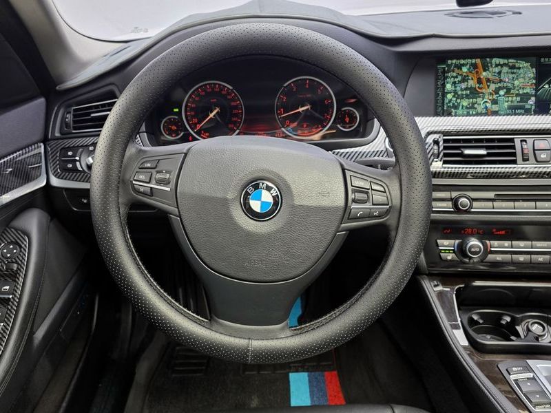 2013 BMW 5 Series 528i photo 13