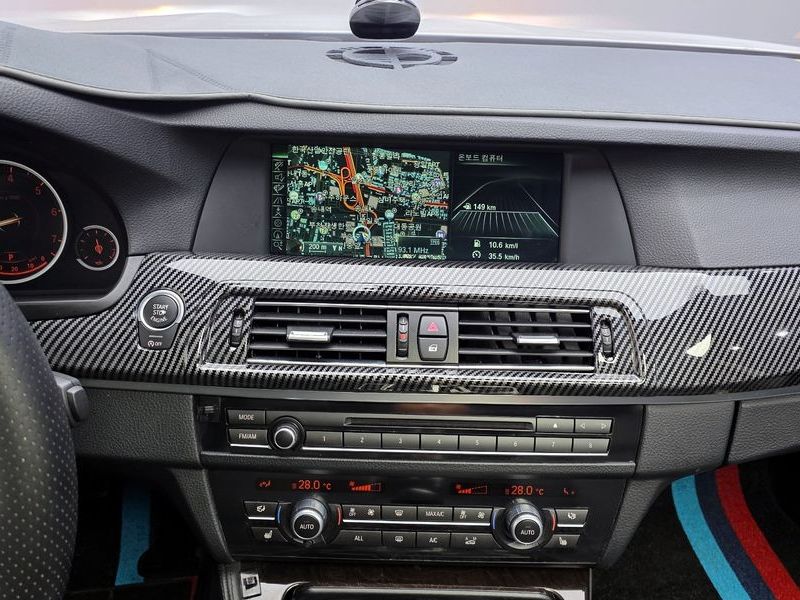 2013 BMW 5 Series 528i photo 14