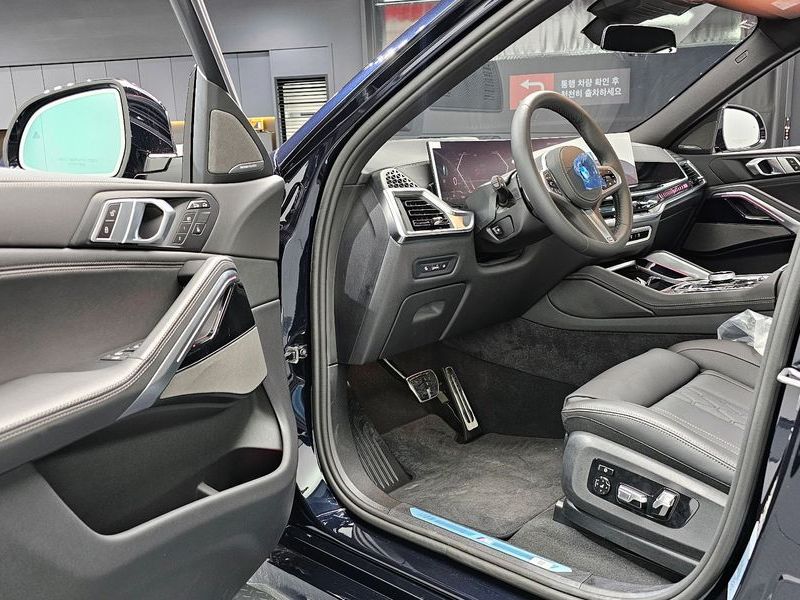 2026 BMW X6 xDrive40i M Sport photo 10