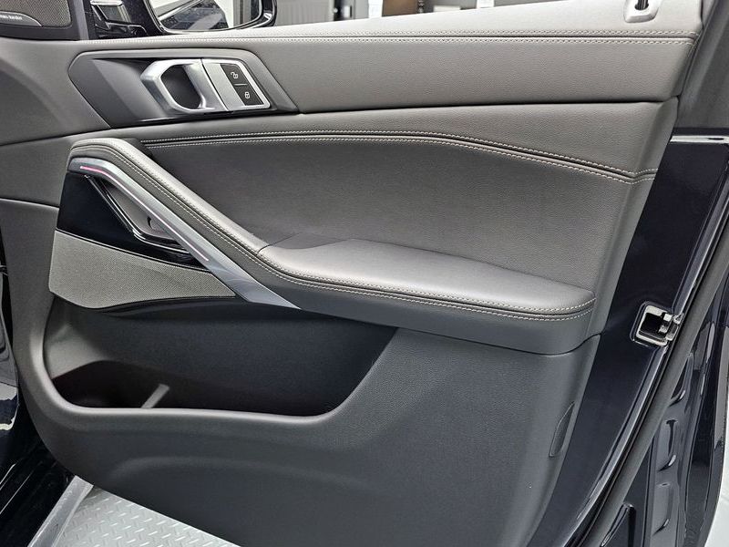 2026 BMW X6 xDrive40i M Sport photo 25