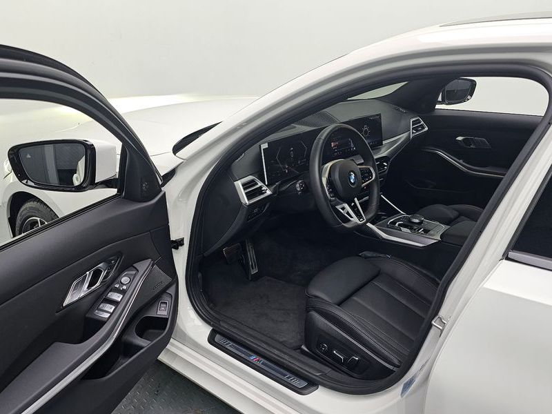 2026 BMW 3 Series 320i M Sport photo 10