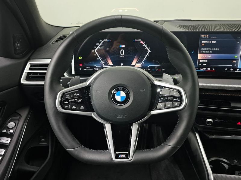2026 BMW 3 Series 320i M Sport photo 14