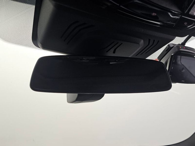 2026 BMW 3 Series 320i M Sport photo 18