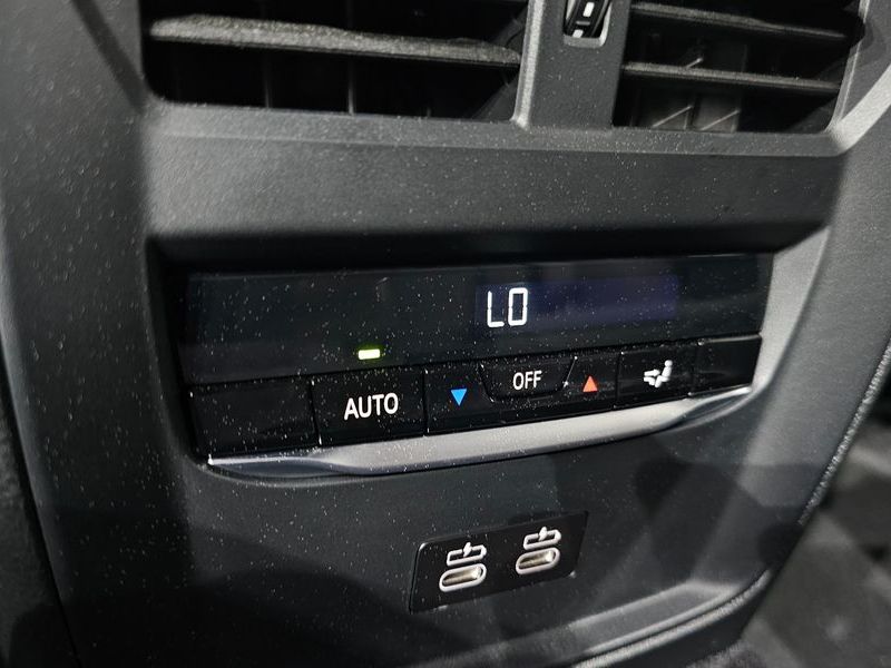 2026 BMW 3 Series 320i M Sport photo 19