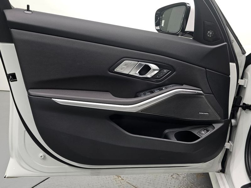 2026 BMW 3 Series 320i M Sport photo 24