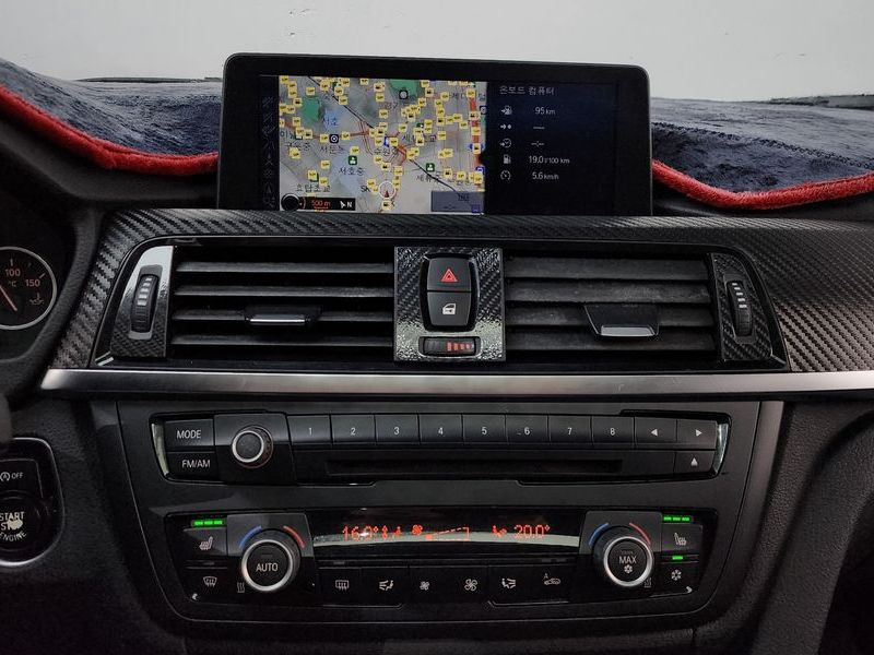 2012 BMW 3 Series 320d photo 13