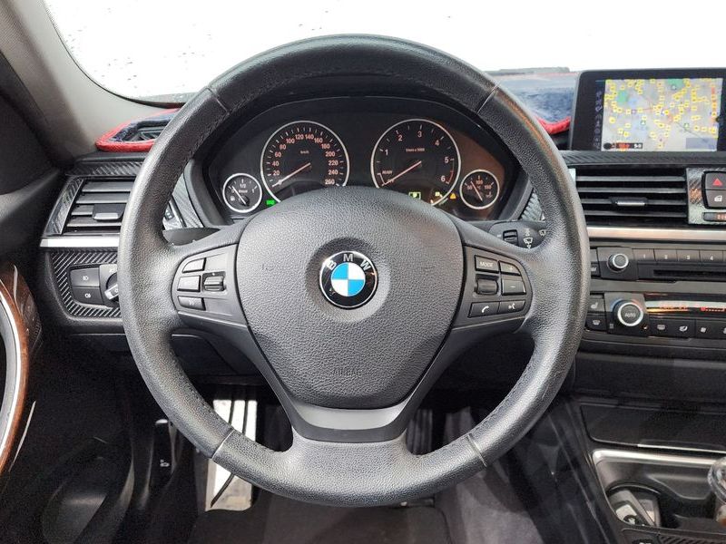2012 BMW 3 Series 320d photo 14