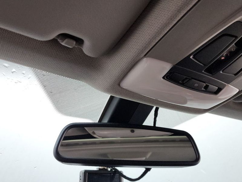 2012 BMW 3 Series 320d photo 19