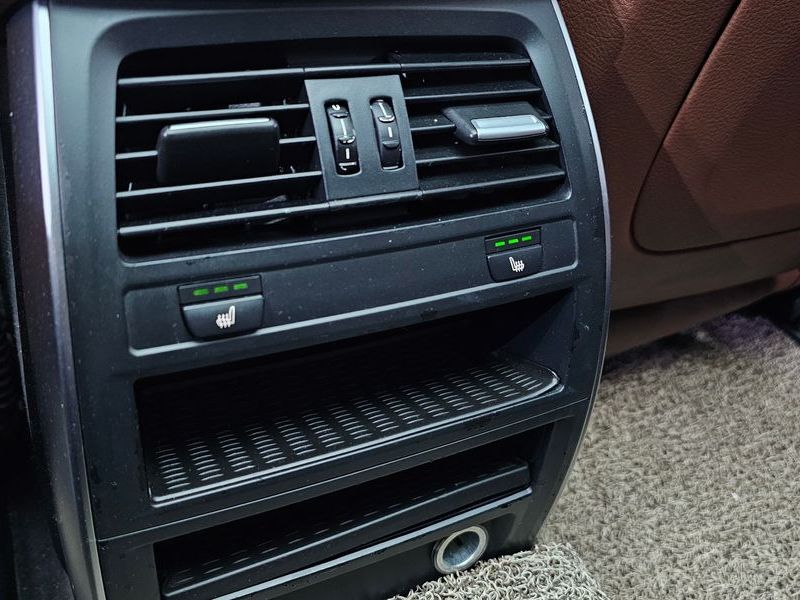 2013 BMW 5 Series GT ED Edition photo 19