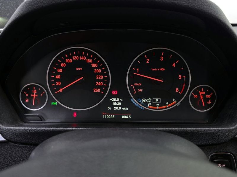 2013 BMW 3 Series 320d photo 8