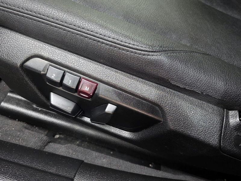 2013 BMW 3 Series 320d photo 16