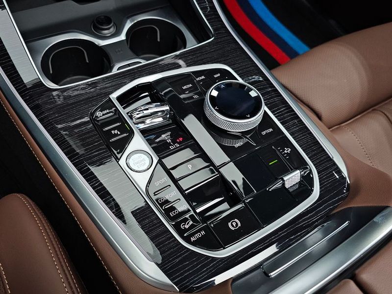 2026 BMW X5 xDrive 30d M Sport photo 9