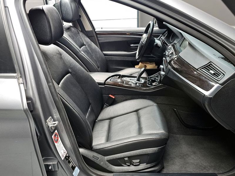 2013 BMW 5 Series 520d photo 10