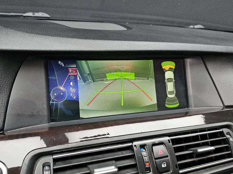 2013 BMW 5 Series 520d photo 15