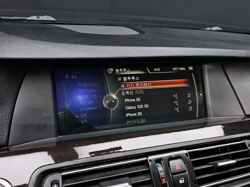 2013 BMW 5 Series 520d photo 16