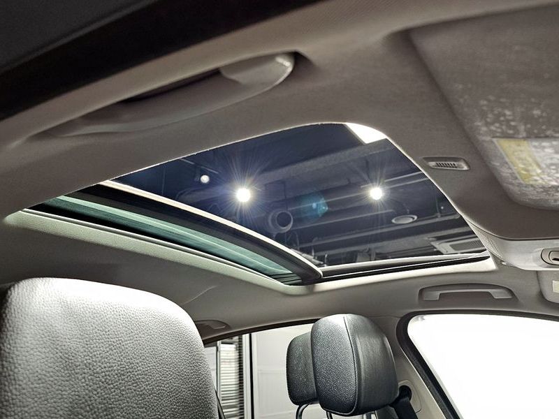 2013 BMW 5 Series 520d photo 19