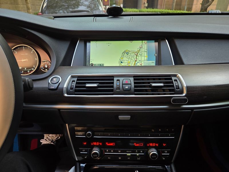 2013 BMW 5 Series GT ED Edition photo 12