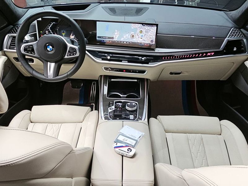 2026 BMW X7 xDrive 40i M Sport 7STR photo 7