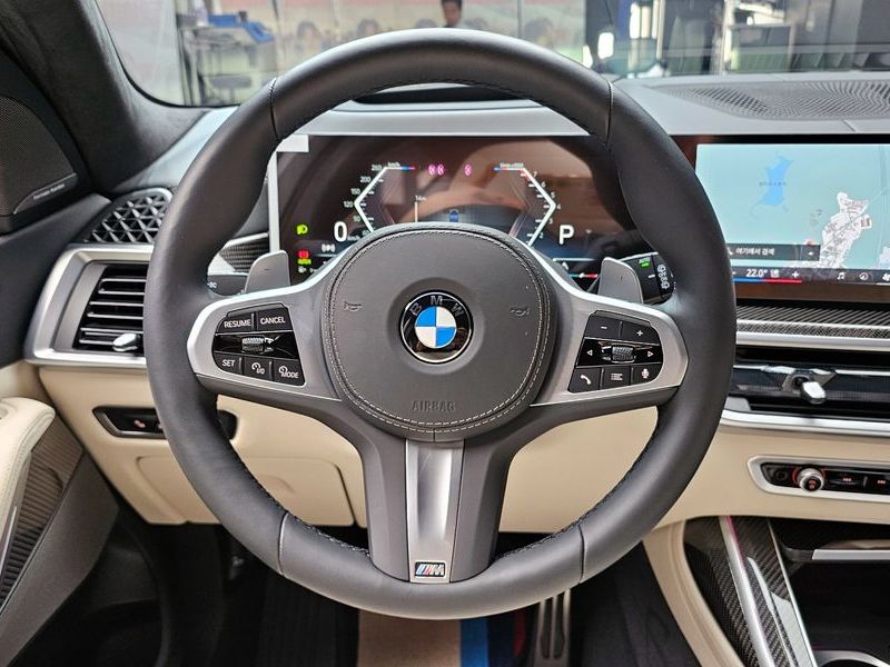 2026 BMW X7 xDrive 40i M Sport 7STR photo 13