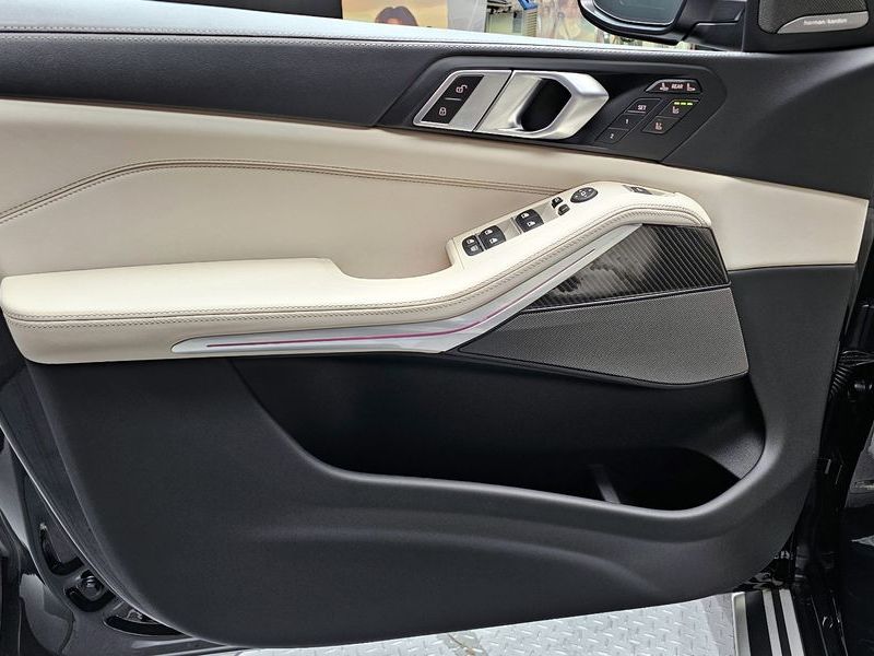 2026 BMW X7 xDrive 40i M Sport 7STR photo 24