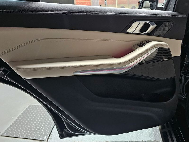 2026 BMW X7 xDrive 40i M Sport 7STR photo 25