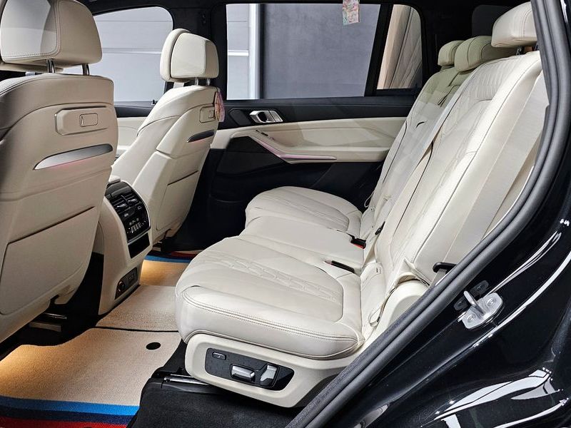 2026 BMW X7 xDrive 40i M Sport 7STR photo 26